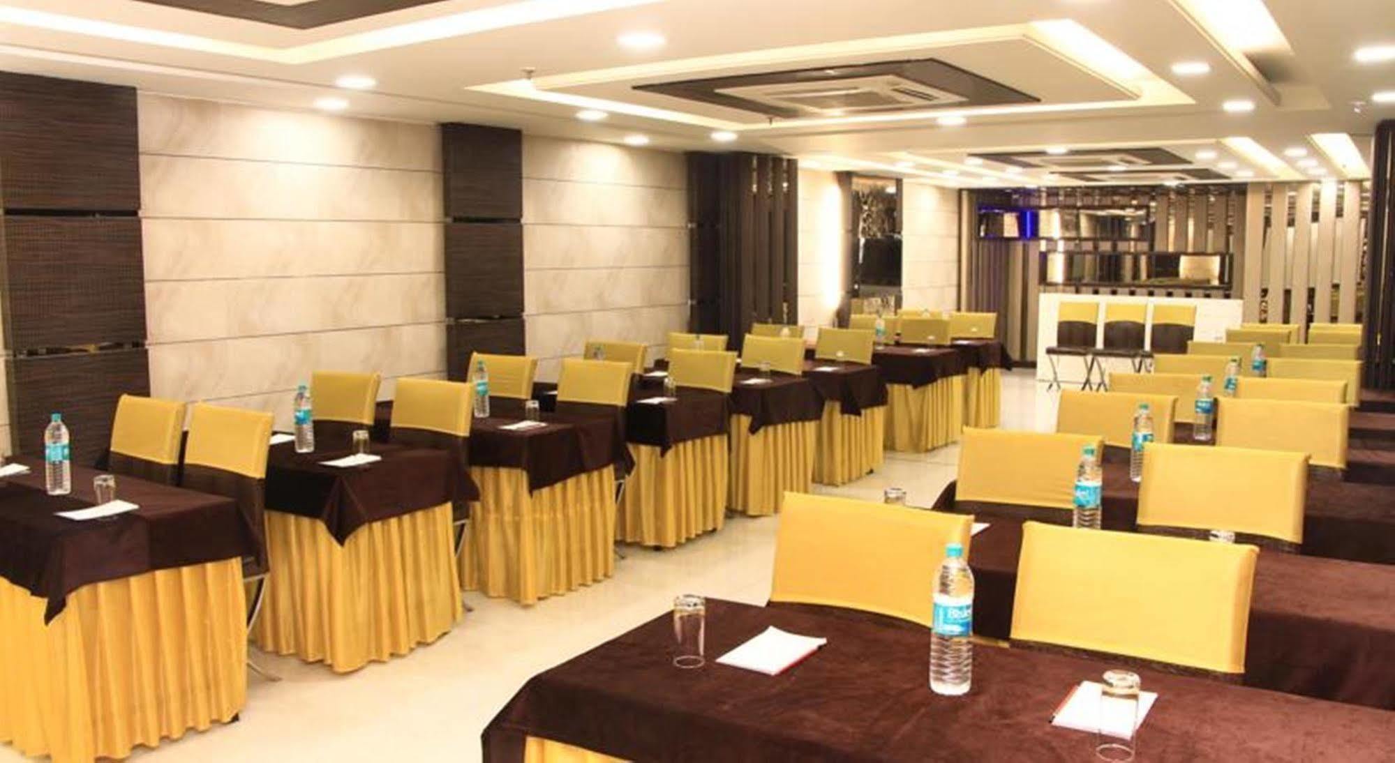 Hotel Gold Souk - Karol Bagh Делі Екстер'єр фото